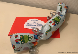 Bastelidee zur Weihnachtszeit: Christmas cracker gefüllt mit einem Christmas poem