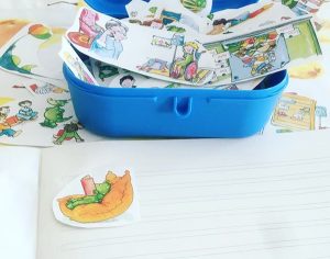 Niko Bildergeschichte: Box mit Bildern aus Zeitschriften und Büchern