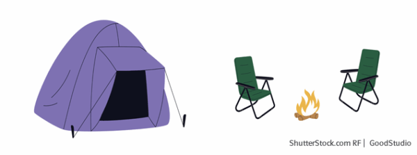 Ein Zelt mit zwei Campingstühlen und einem kleinen Lagerfeuer