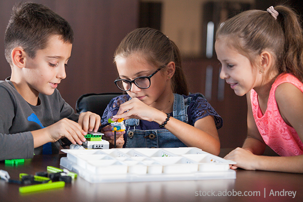 Kinder programmieren mit Lego Education