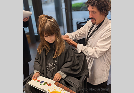 Der Vorlesefriseur Danny Beuerbach: Book a look and read my book